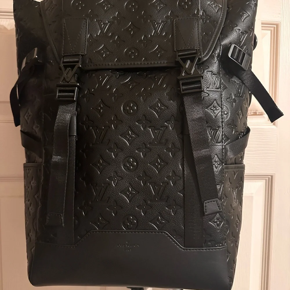 Louis Vuitton Monogram Black Leather Getaway Backpack - Picture 2 of 12